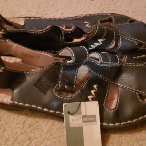 Josef Seibel closed toe sandals